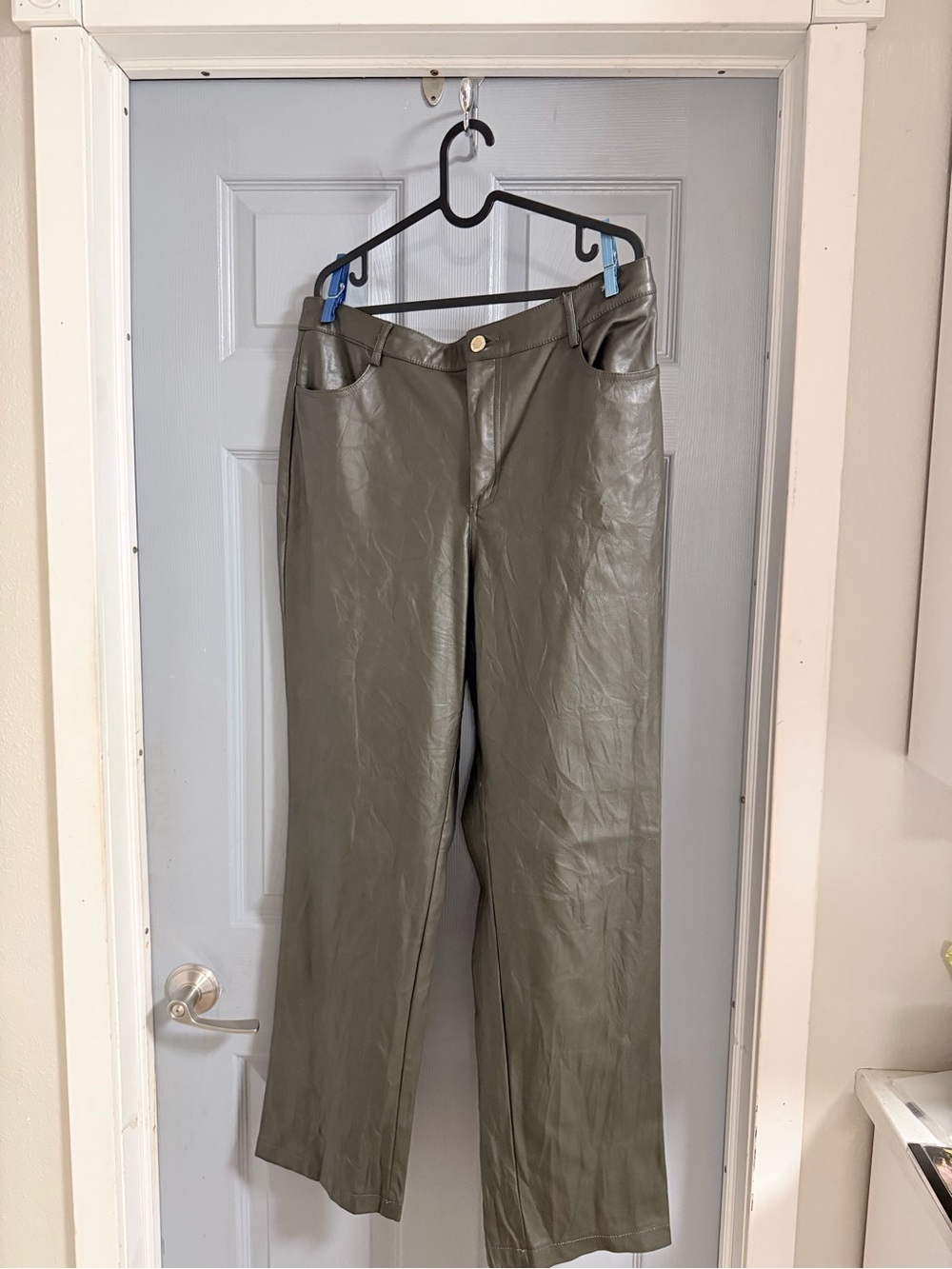 Marc NewYork is size 14 Faux Leather Straight-Leg Pants - Olive